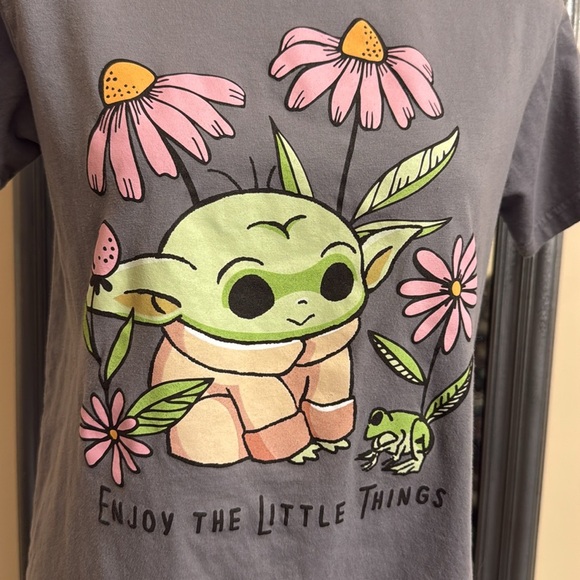 Mad Engine Star Wars The Mandalorian Juniors XS grey graphic baby yoda teep - Picture 3 of 6